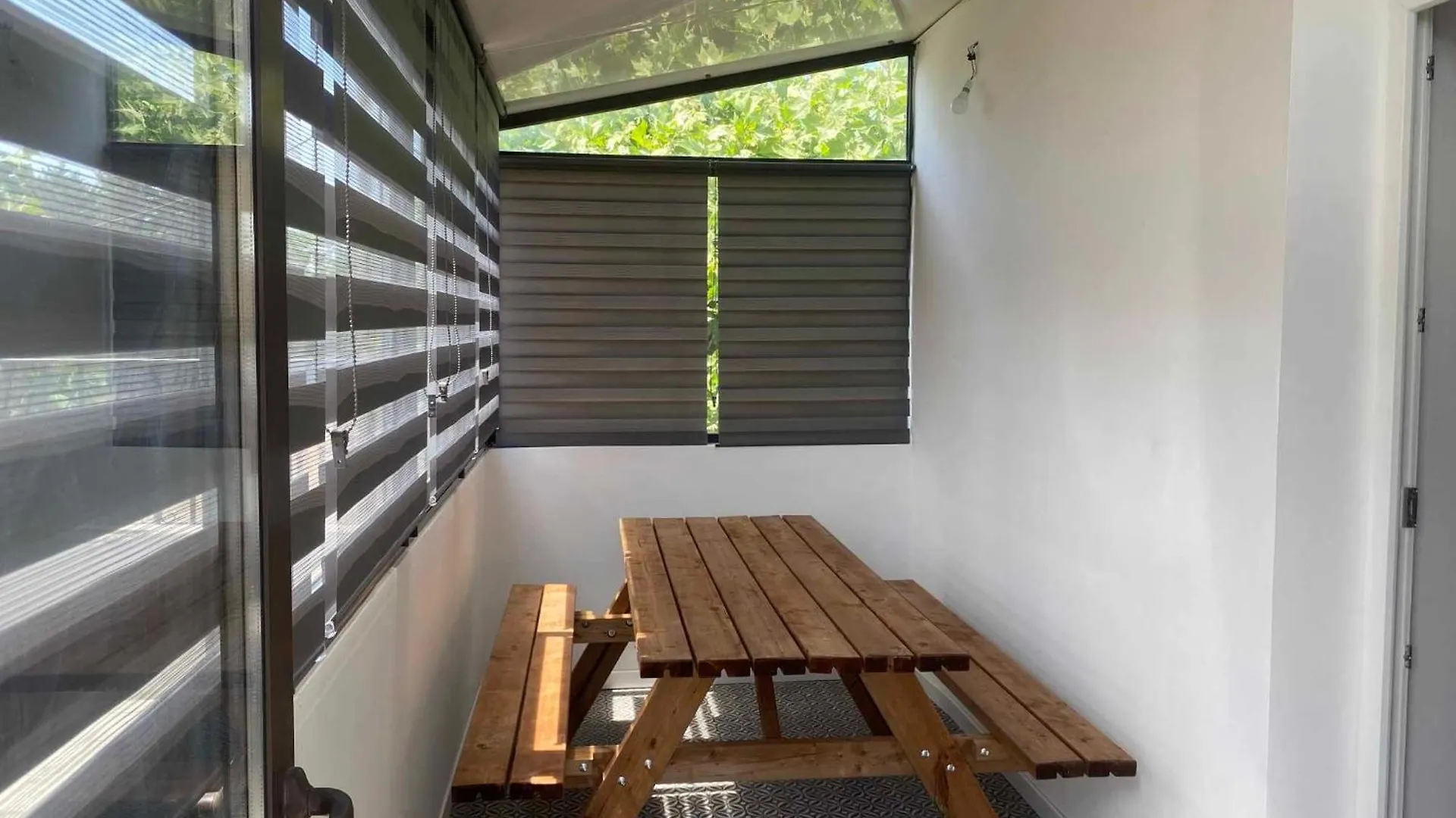 Apartment Ferienwohnung Nid Douillet Uzer  Frankreich